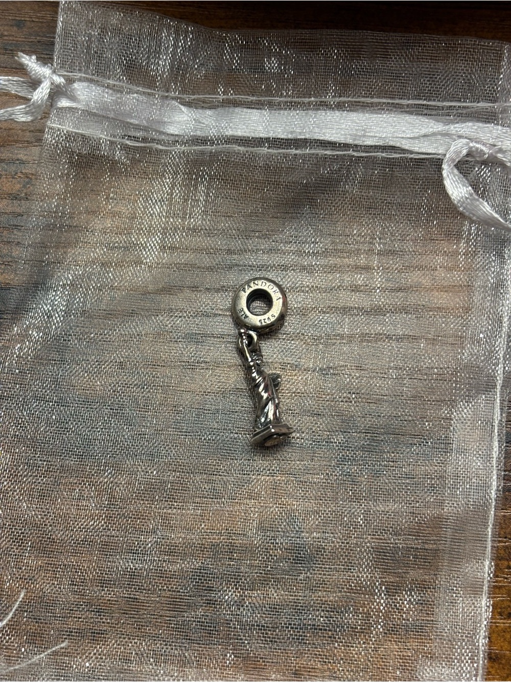 Pandora NYC statue of liberty charm